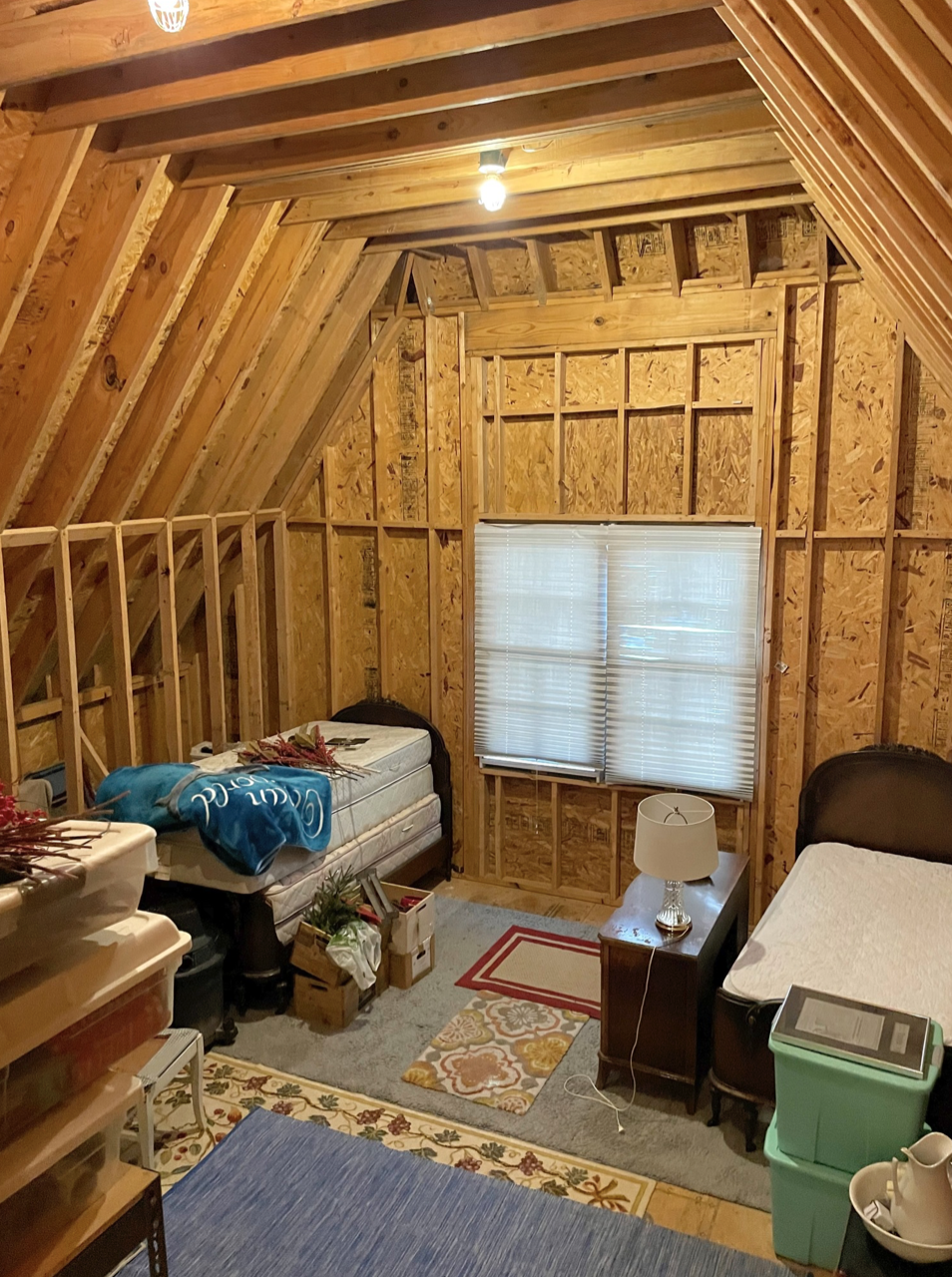 Bonus room before renovation